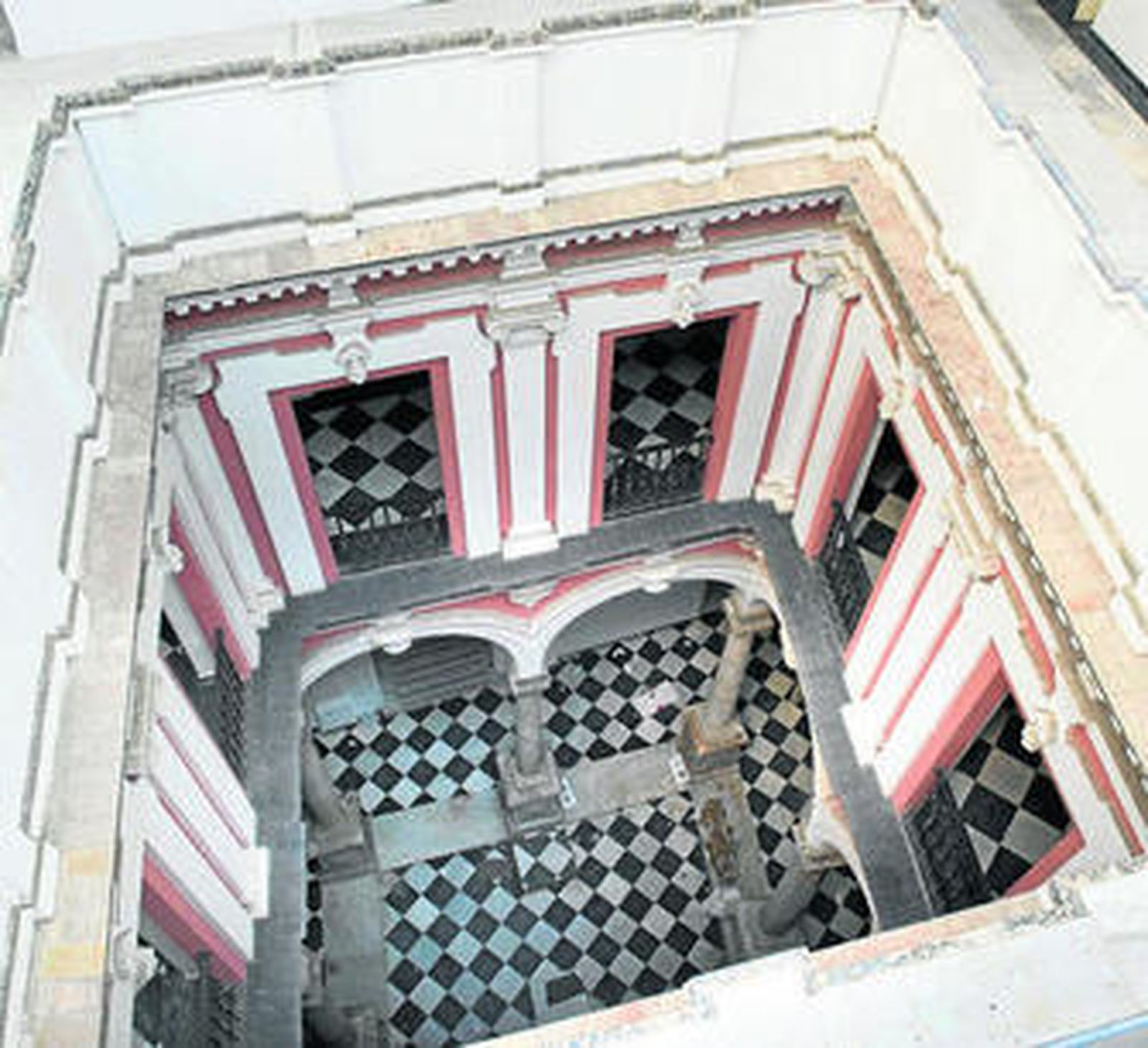 El patio principal del Palacio de Recaño, que fuera en 1812 sede del primer Tribunal Supremo de Justicia.