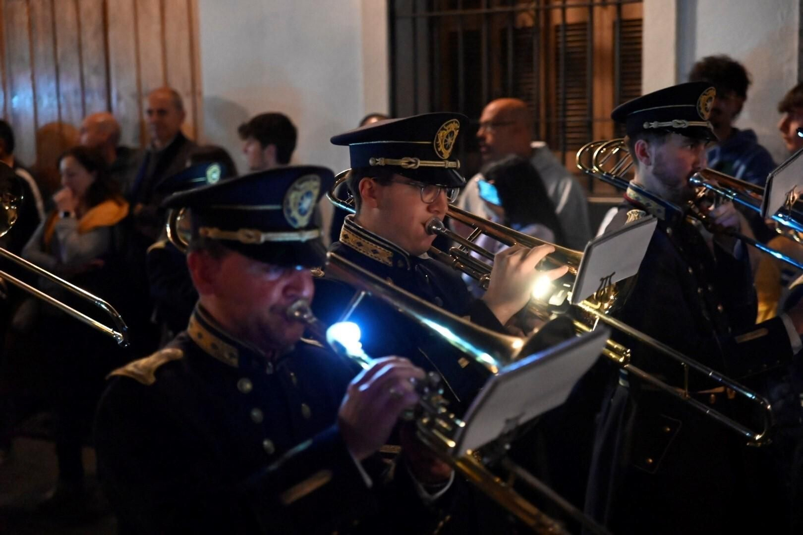 El Señor de la Salud da luz al Jueves de Pasión en Córdoba, en imágenes