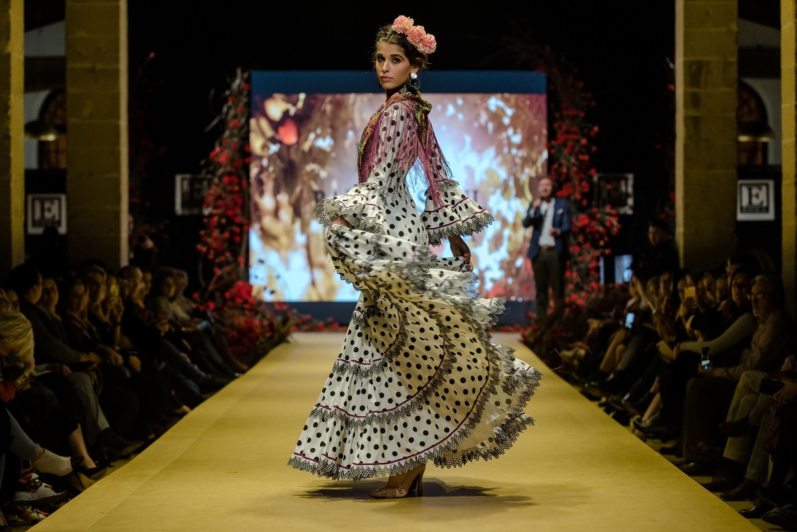 Imágenes de la inauguración y primeros desfiles de la 'Pasarela Flamenca 2020'