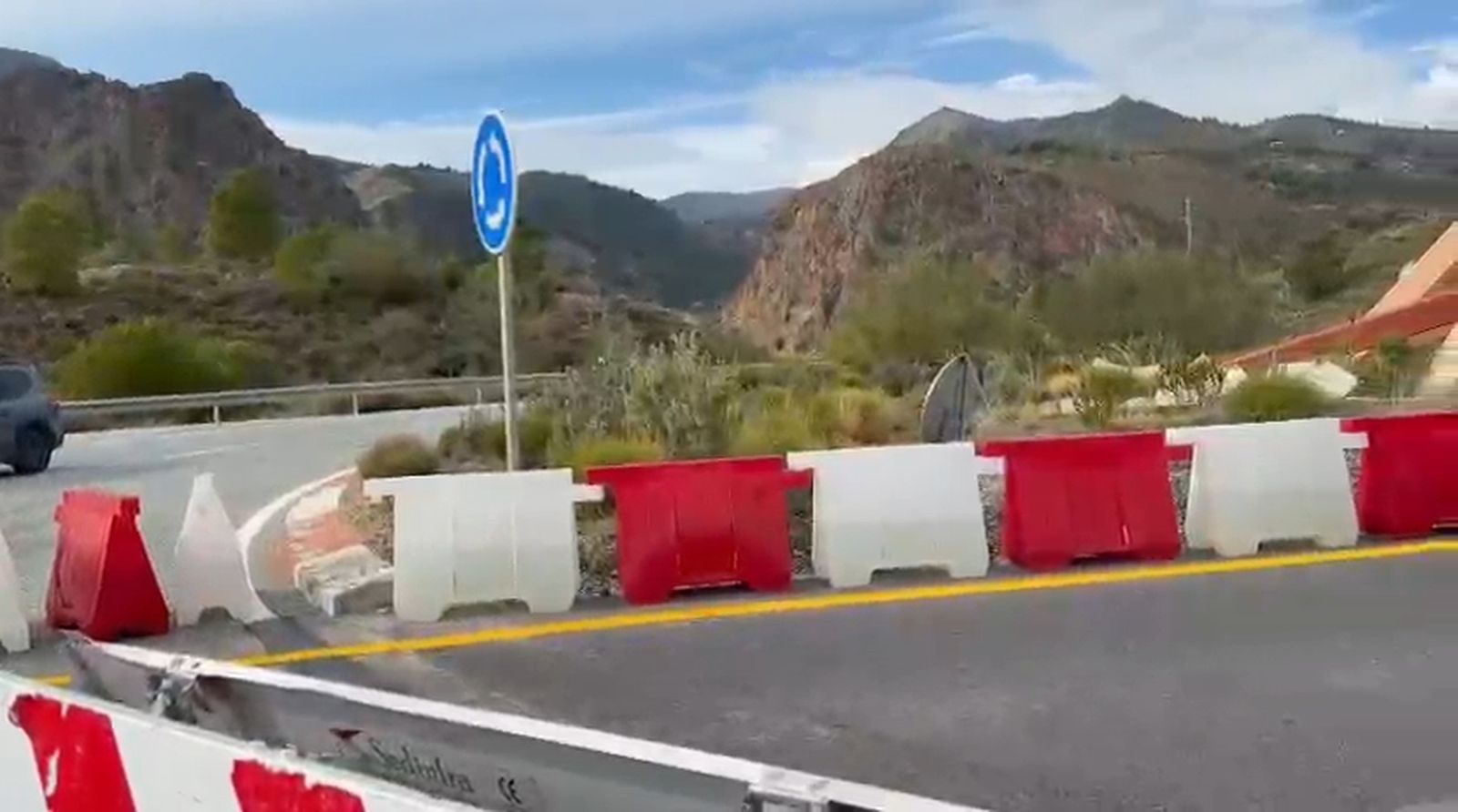 Cortada la autovia A-44 de la Costa de Granada y activados los desvíos por la N-323