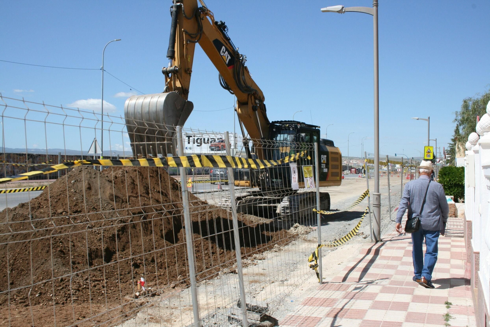 Las máquinas empiezan a cavar las primeras zanjas de la ampliación del Metro de Granada