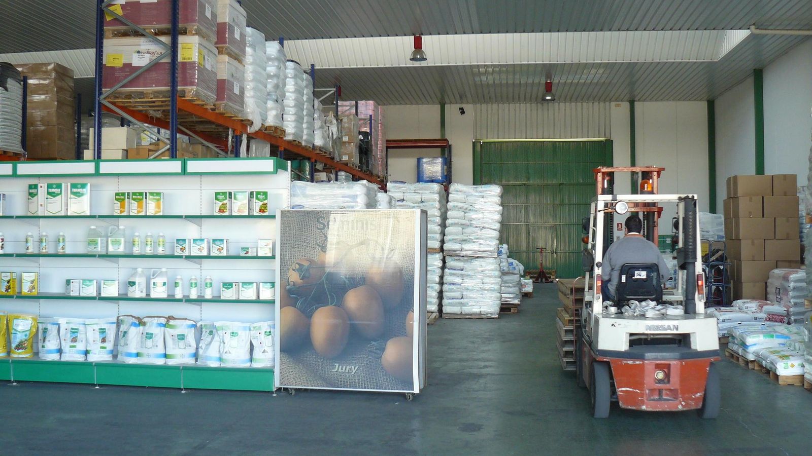 Imagen del almacén de Suministros Tripiana en La Cañada, en una parcela de 10.000 metros cuadrados.