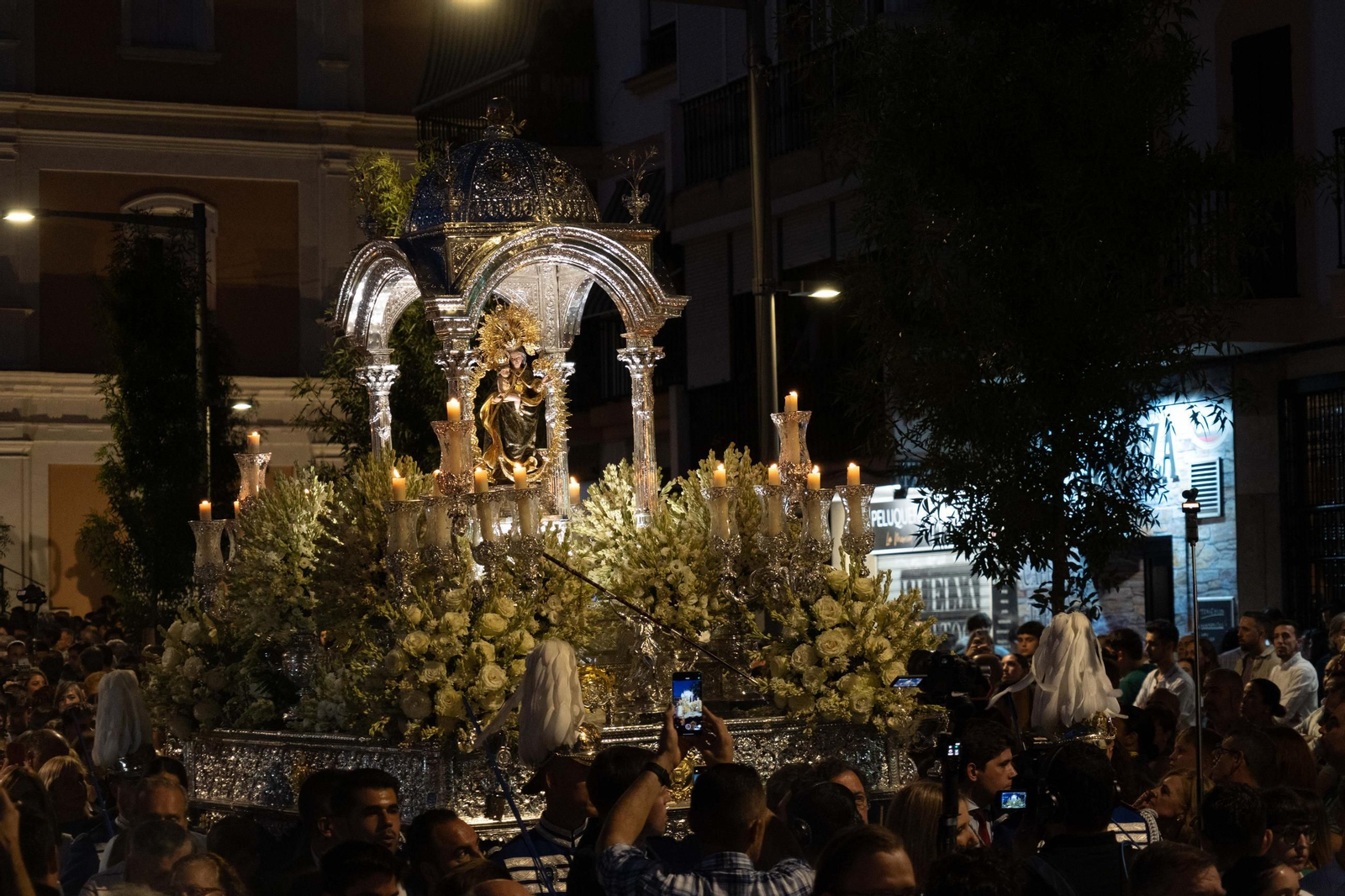 Imágenes del traslado de Nuestra Señora de la Cinta a la Parroquia Mayor de San Pedro