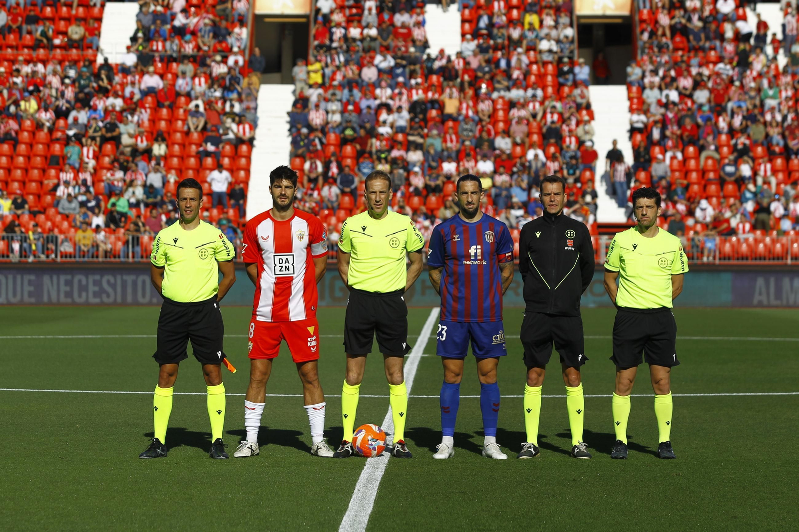 El U.D. Almería-C.D. Eldense, en imágenes