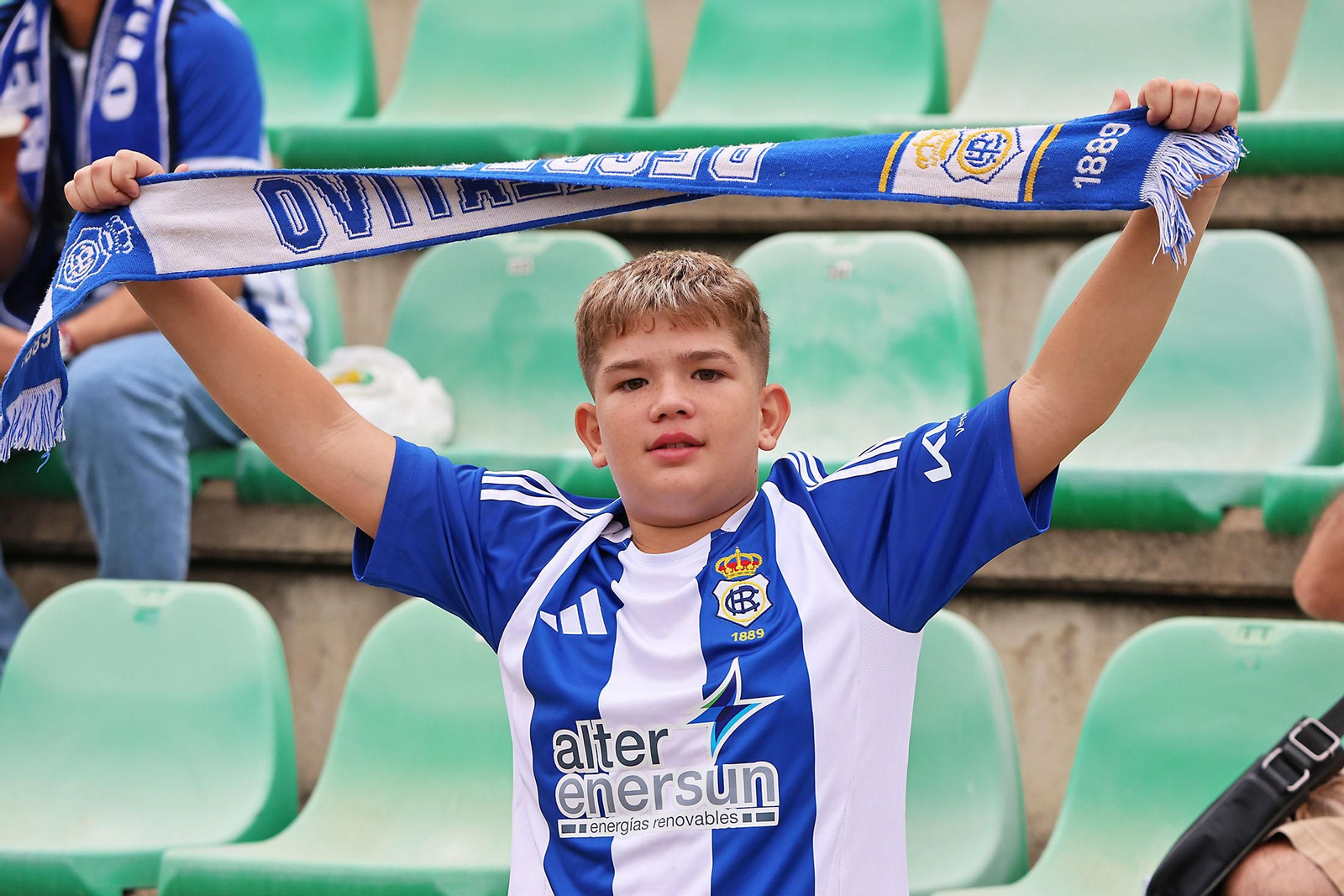 Búscate en las gradas del Betis Deportivo-Recreativo de Huelva