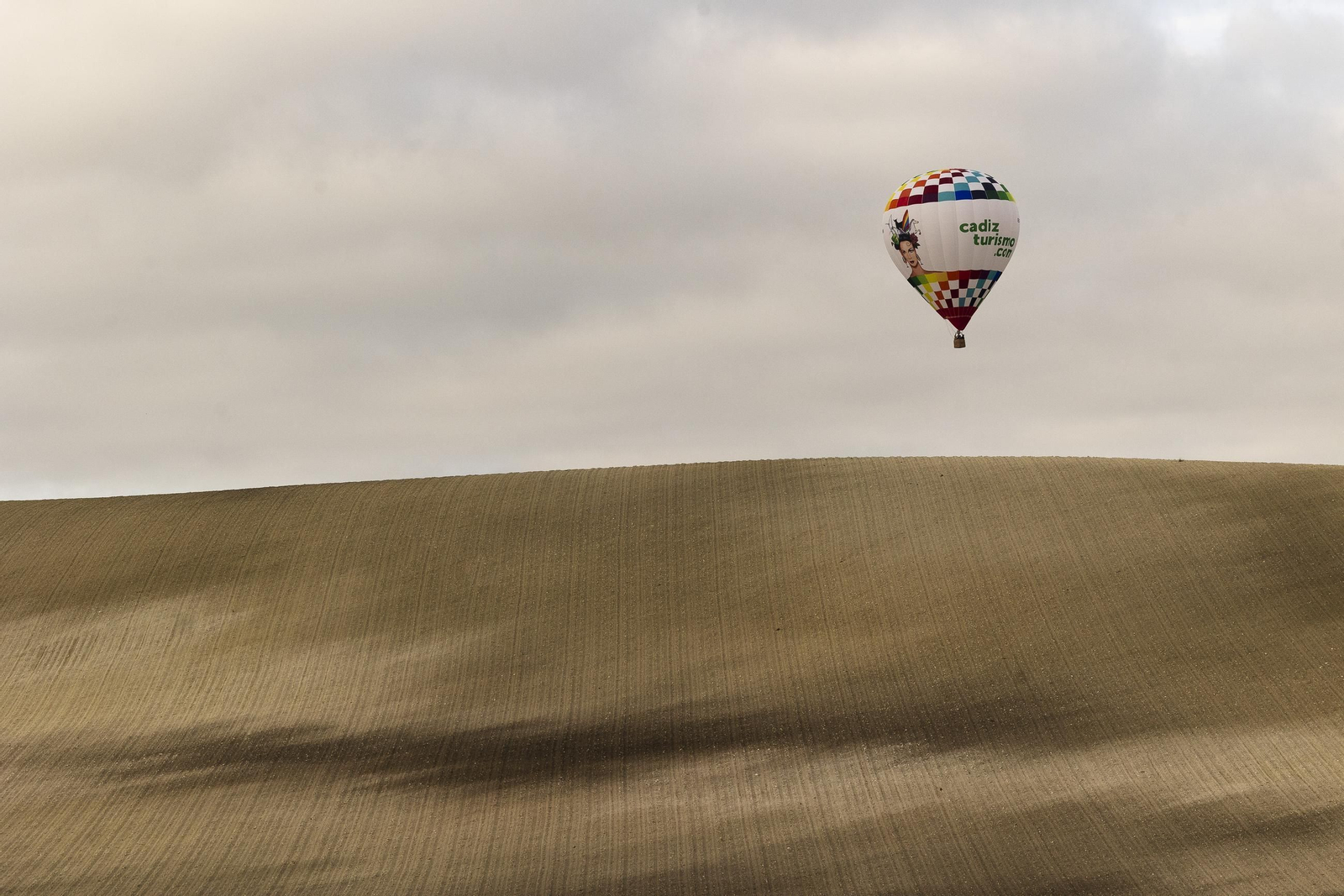 Cádiz desde el cielo en imágenes: así se ve Arcos en globo