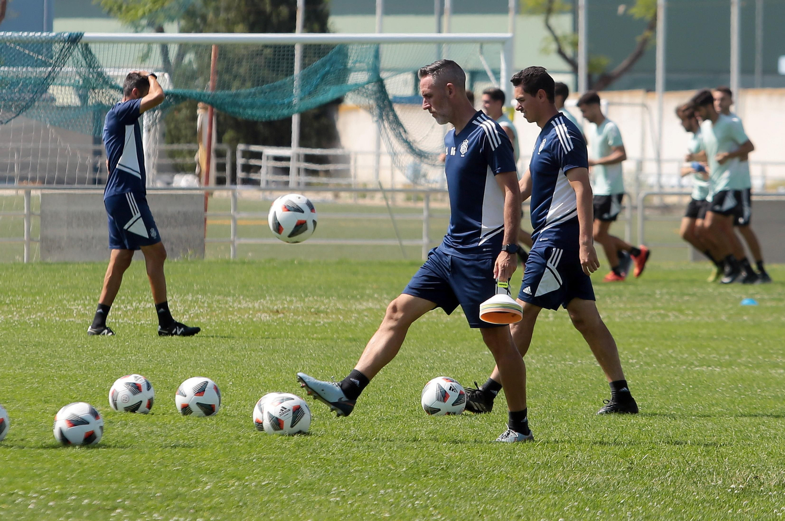 Imágenes del entrenamiento del Recre en la Ciudad Deportiva