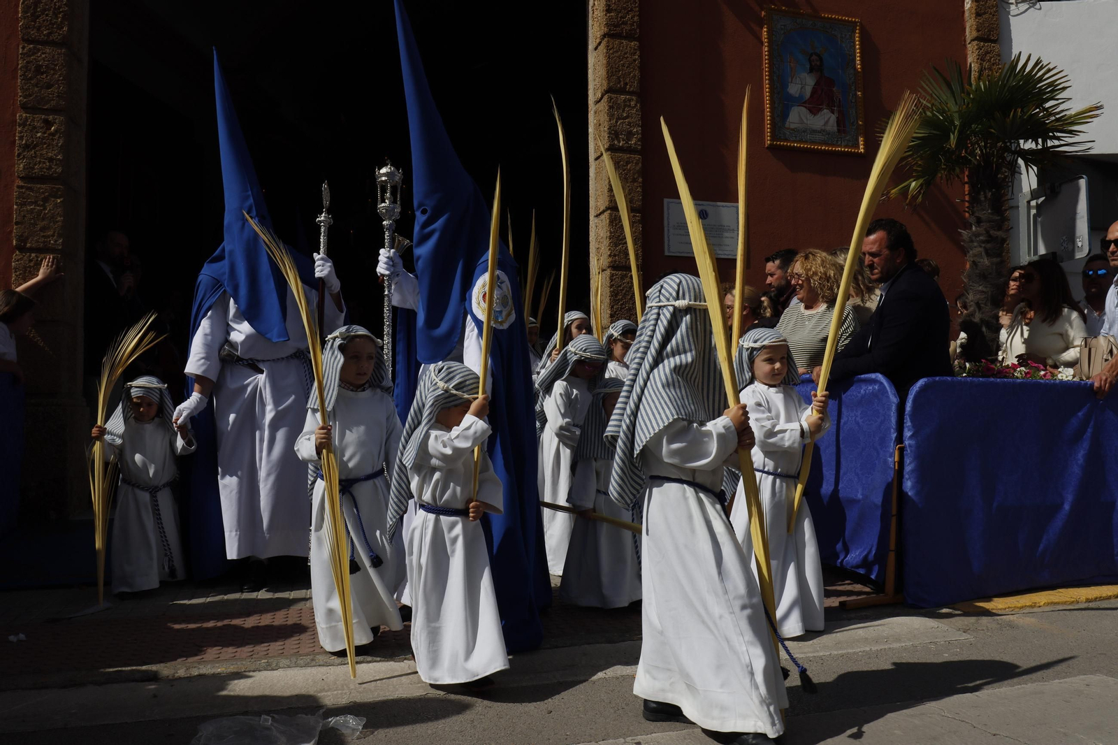 Imagenes de la salida de la Borriquita en la Semana Santa de Chiclana 2025