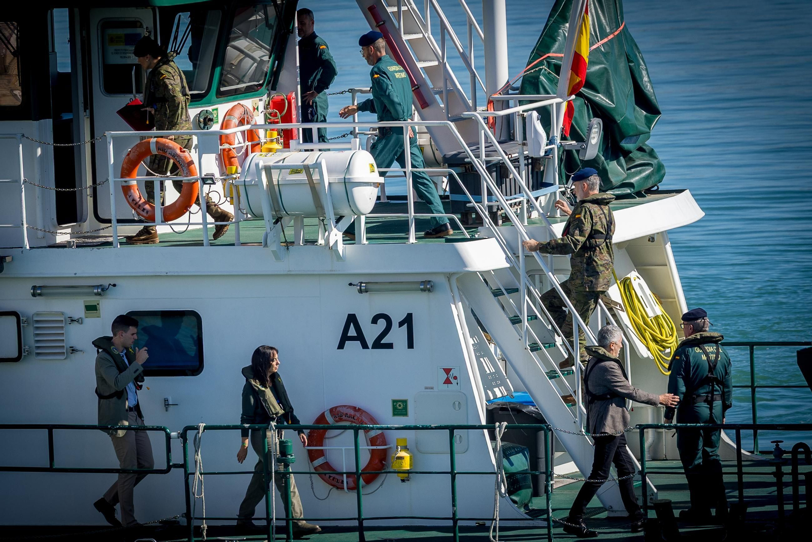 Las imágenes de la visita del Rey a la Guardia Civil de Cádiz