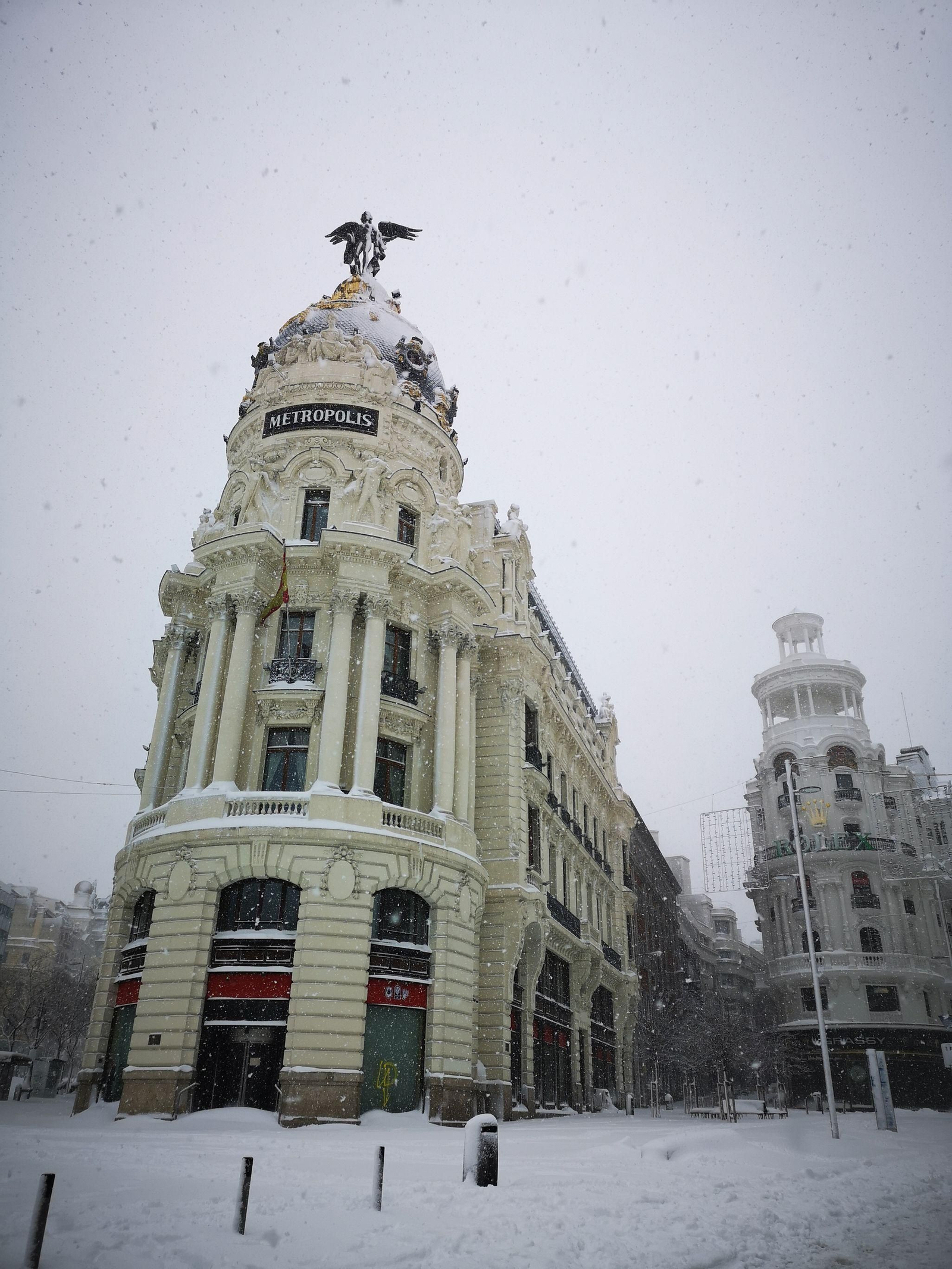 El segundo día del temporal 'Filomena' en imágenes: más nieve y caos