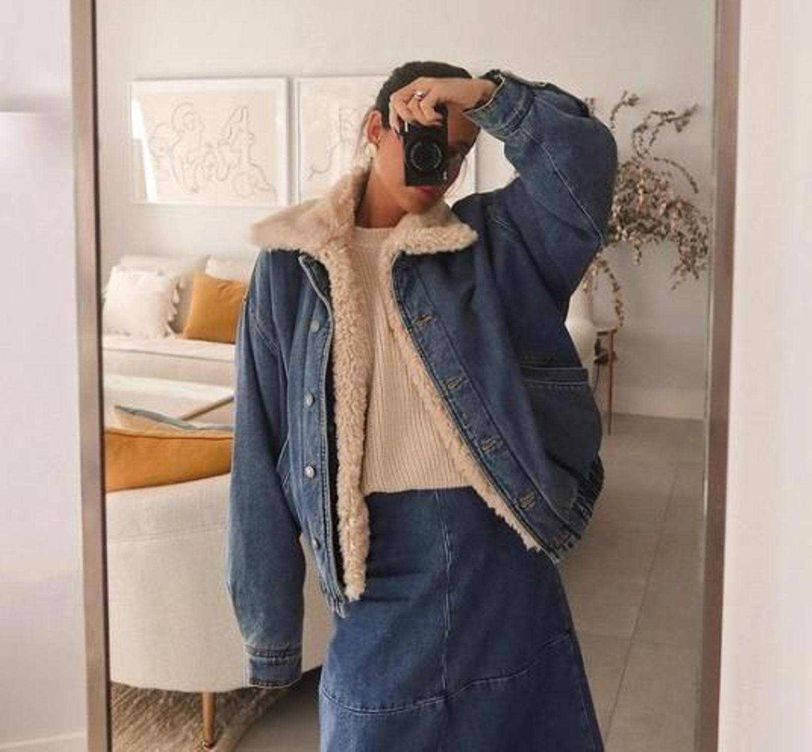 Cómodo y efecto tipazo, así es el vestido vaquero de Zara que más verás esta primavera 2024.