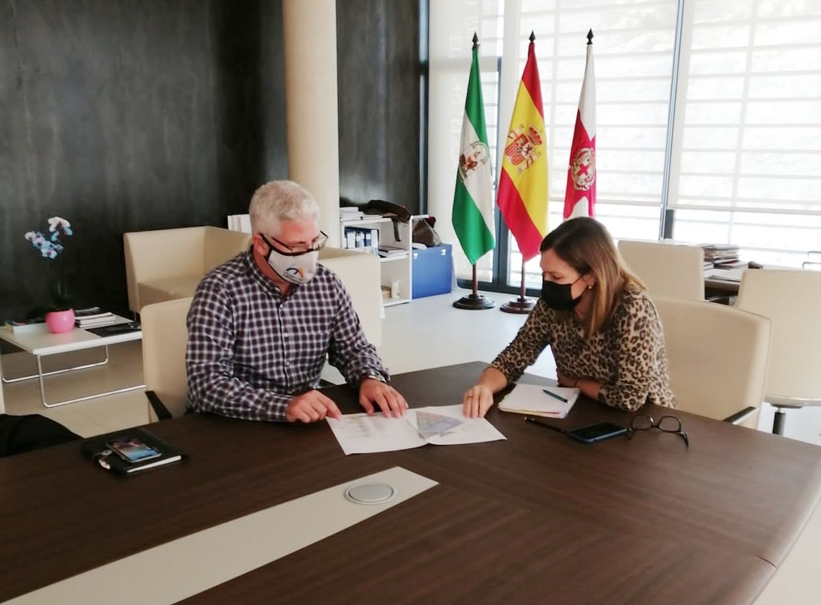 Encuentro entre el alcalde de Huércal y Urbanismo de Almería por las obras que afectan al Mirador del Mediterráneo