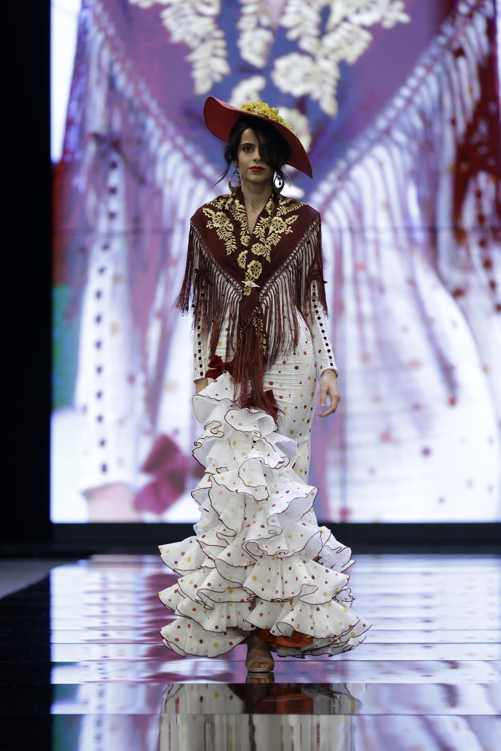 Desfile de Hermanas Serrano en SIMOF 2025, todas las fotos