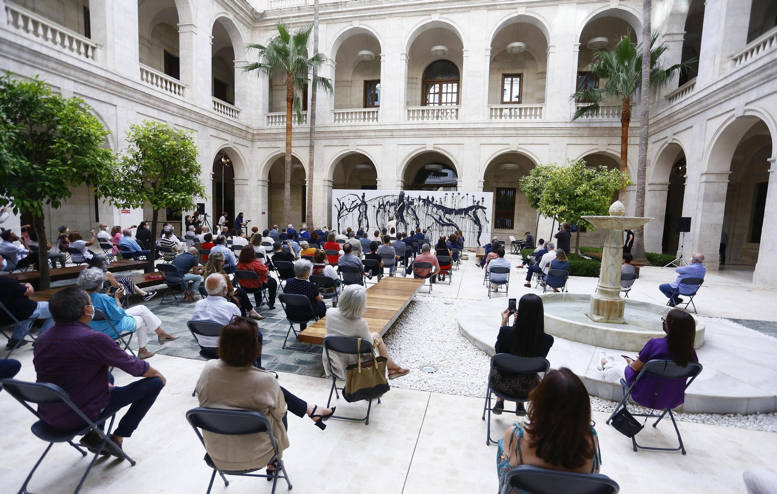 Fotos: Así es 'Despintura fònica', la performance de Miquel Barceló en el Museo de Málaga