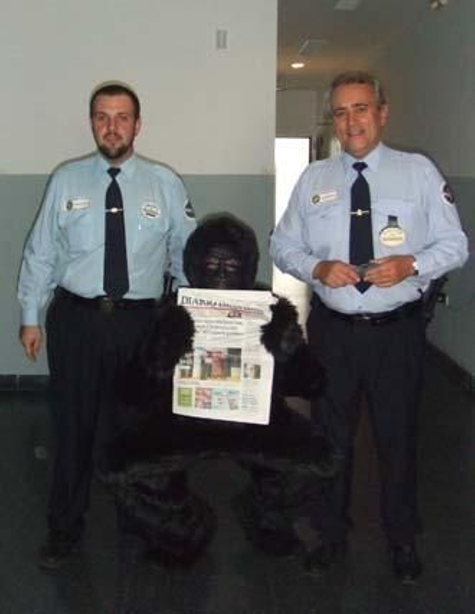 Iba para hombre, pero se quedó en mono. Eso sí, un mono muy leído, que va con su Diario a todas partes. Si te encontraste con nuestro particular monkey el sábado, búscate en esta galería. 

Foto: Senda