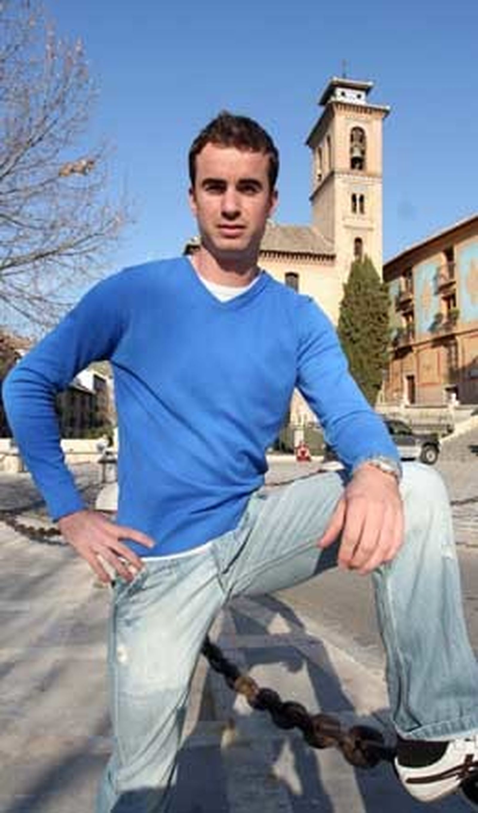 Guillermo Hernán: “Ver los pasos en Granada embellece más la Semana Santa”