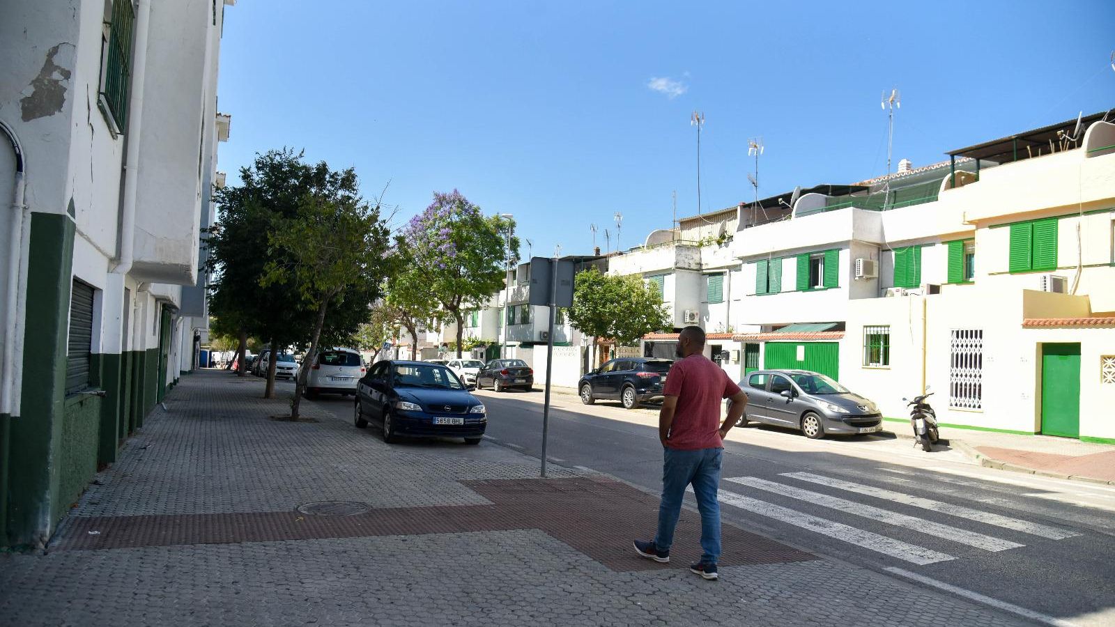 El lugar donde José se desplomó tras recibir la bala de un sicario, en la calle Antonio Machado. El lugar donde José se desplomó tras recibir la bala de un sicario, en la calle Antonio Machado.