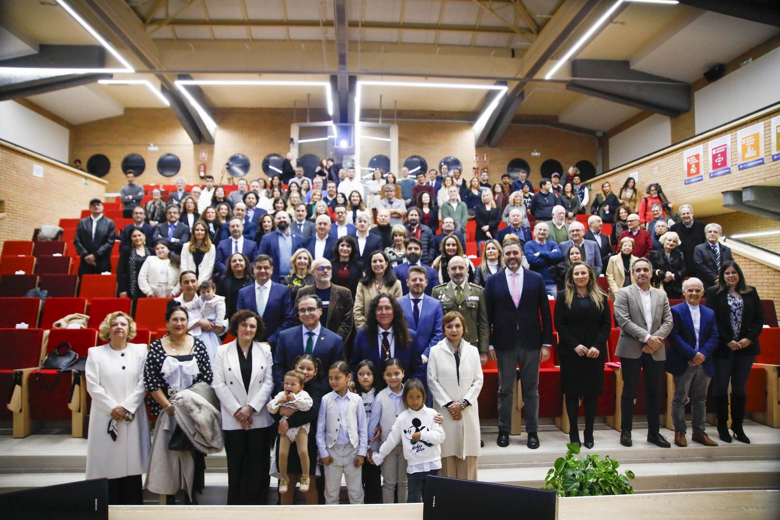 Las imágenes del acto de entrega de la Medalla de Oro a José Fernández Torres Tomatito, en la Universidad de Almería