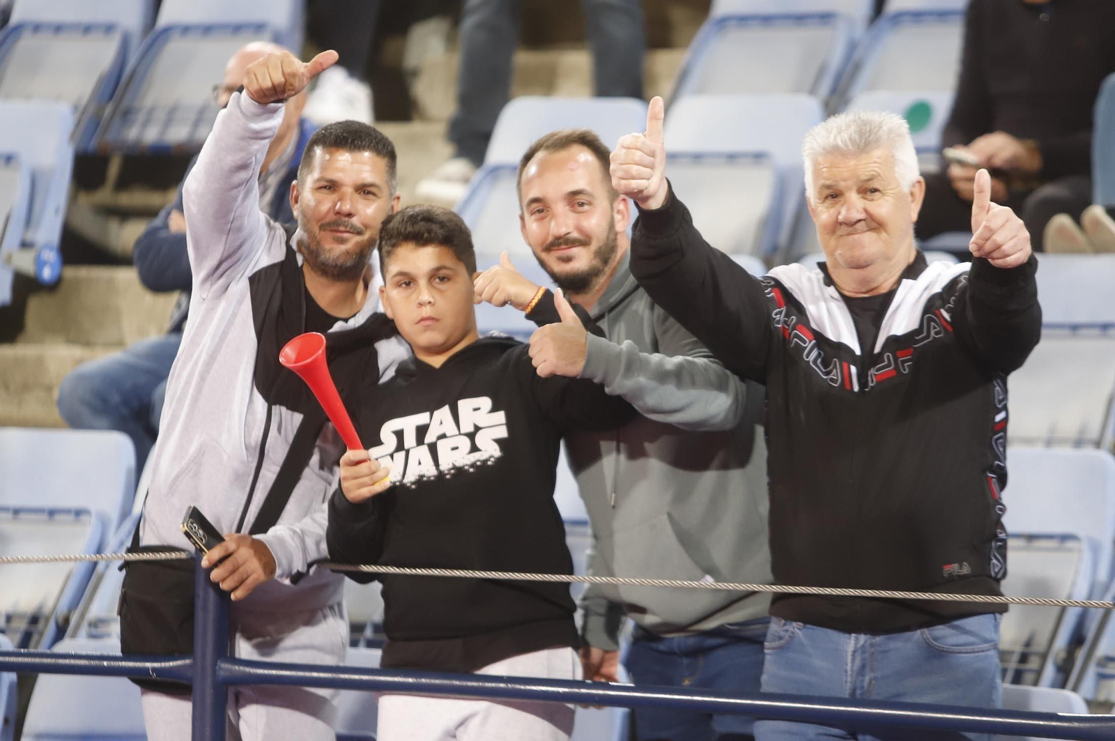 Gran ambiente para ver la selección española sub-21 en Huelva