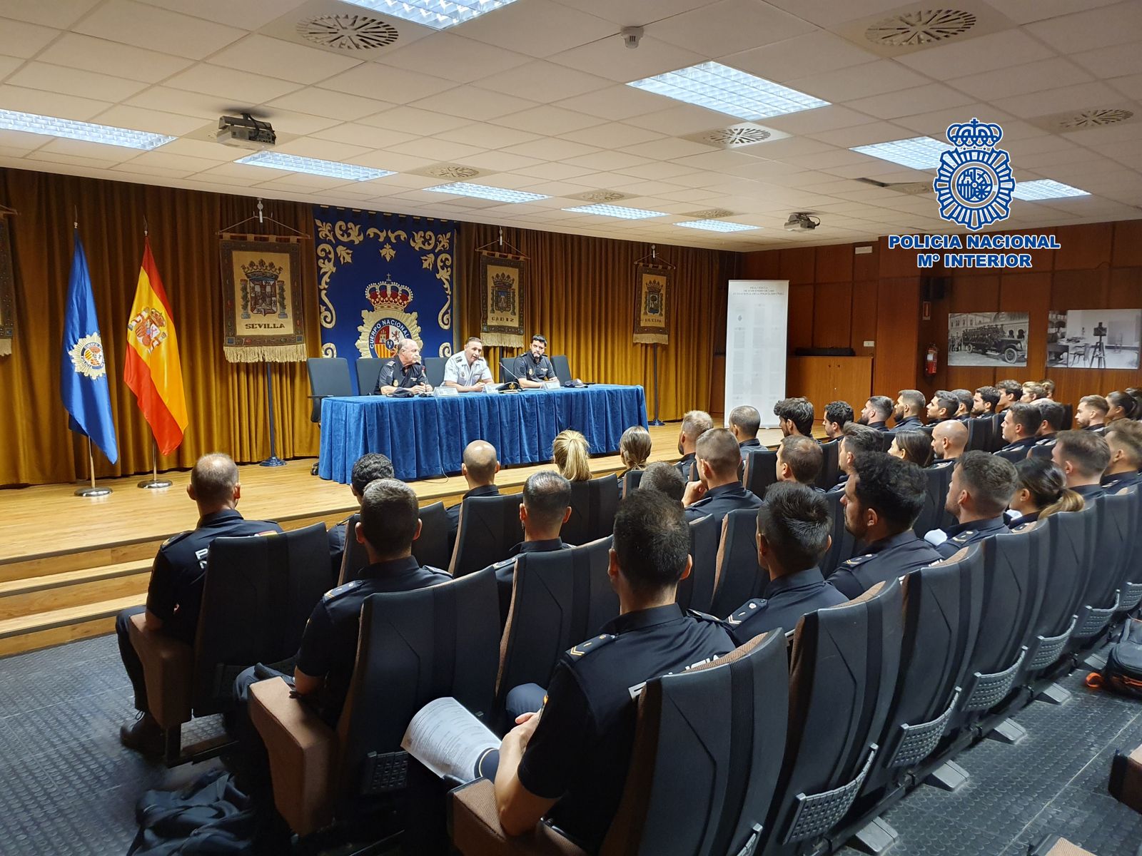 Acto de bienvenida de los nuevos agentes de la Policía Nacional en Sevilla.