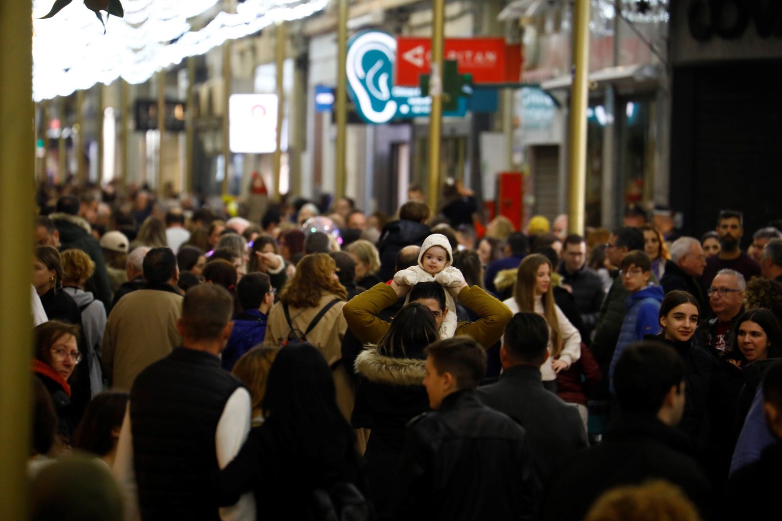 Las calles de Córdoba, repletas en el puente de diciembre, en imágenes