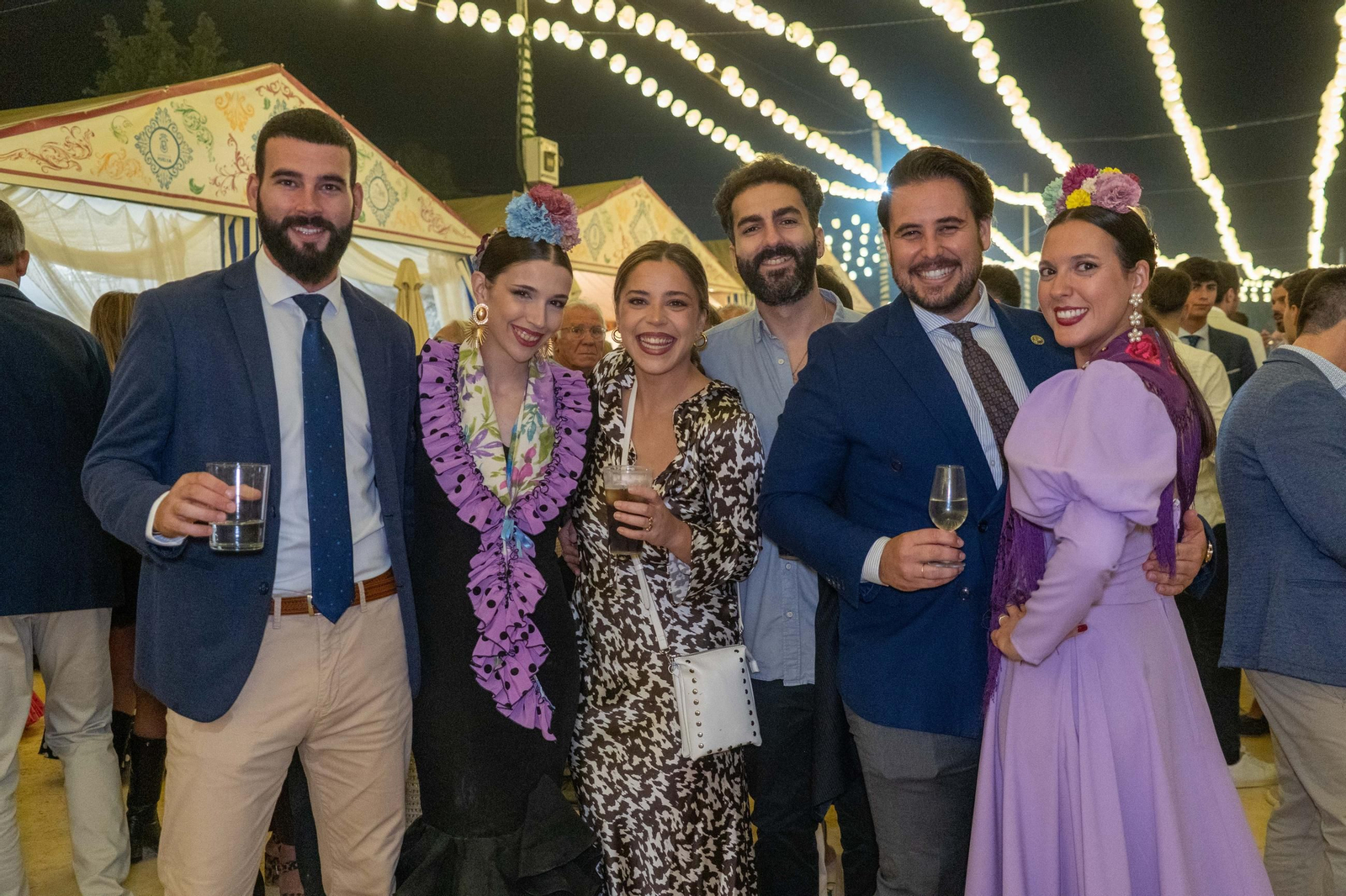 Imágenes del ambiente del ambiente de la noche del sábado en la Feria de Otoño y del Caballo 2025 de Huelva