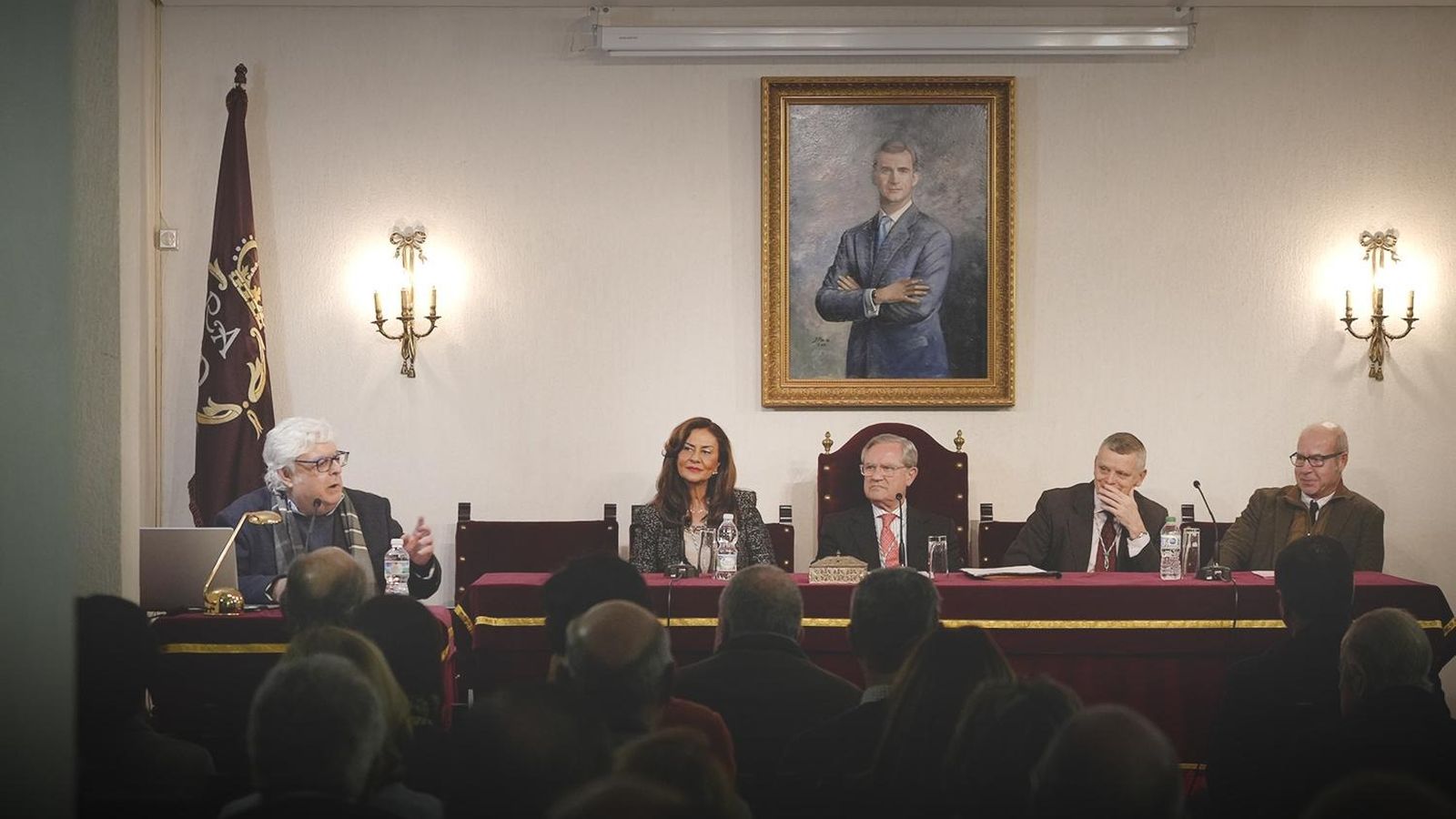 Un instante de la conferencia de Caballero Ragel.