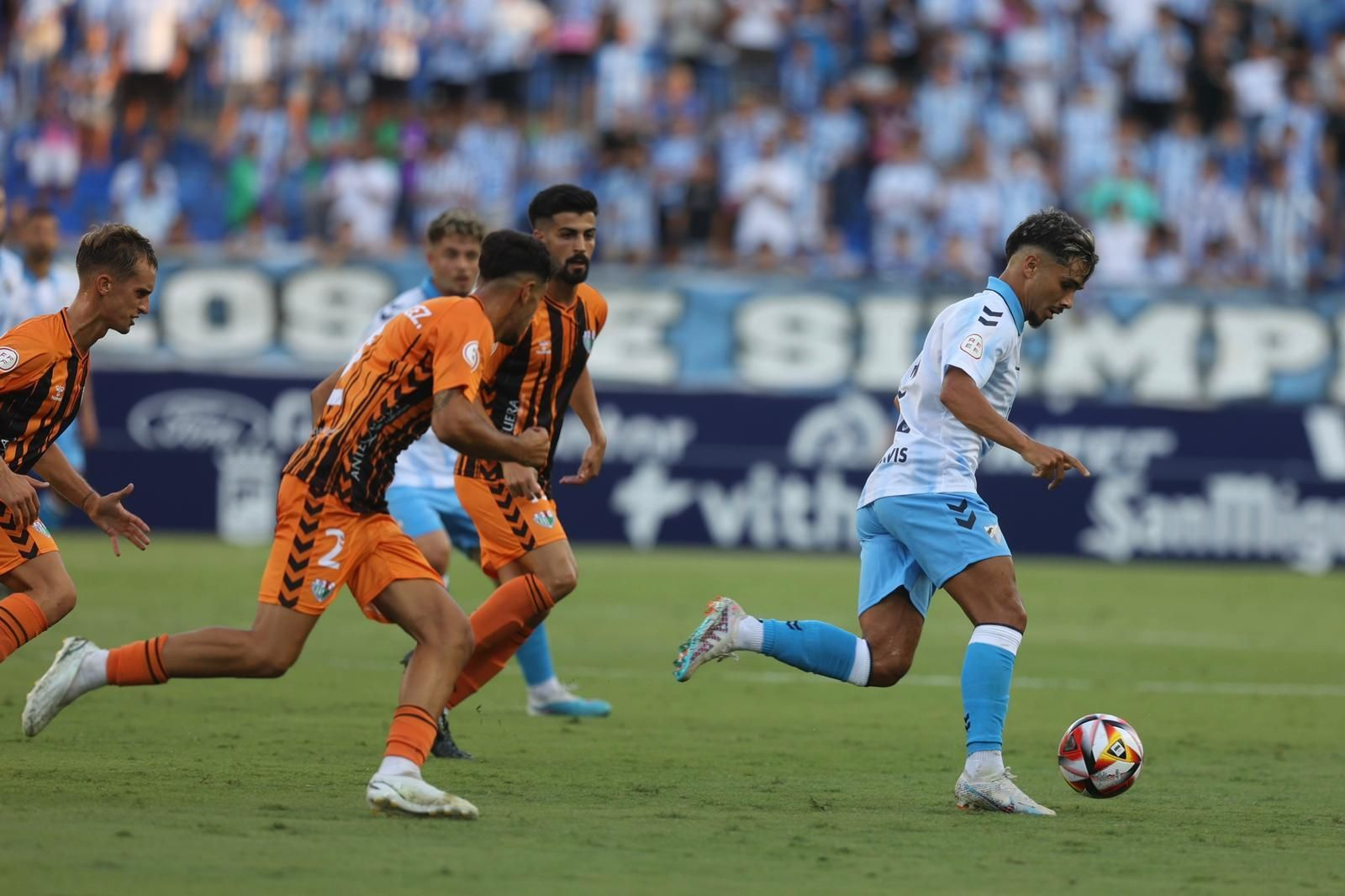 El Trofeo Costa del Sol, entre Málaga CF y Antequera, en imágenes