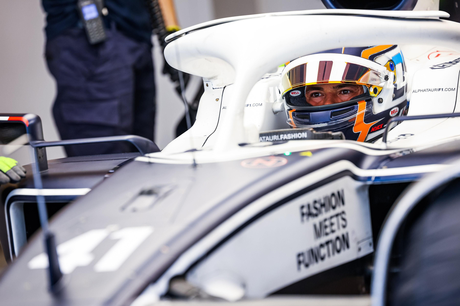 Las escuderías de  Fórmula uno se prueban tras el fin de temporada