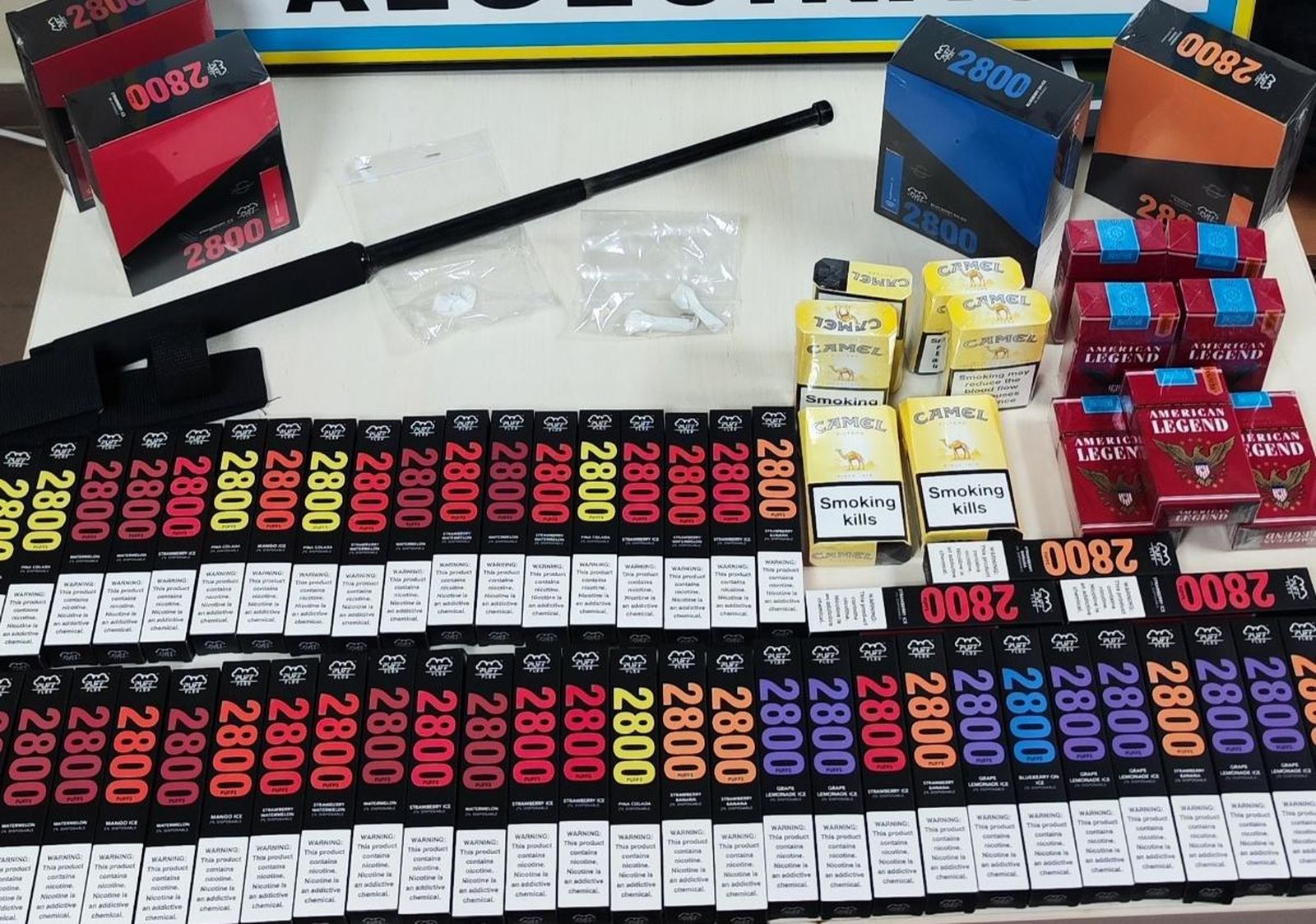 Vápers, cigarros y cocaína interceptada por la Policía Local