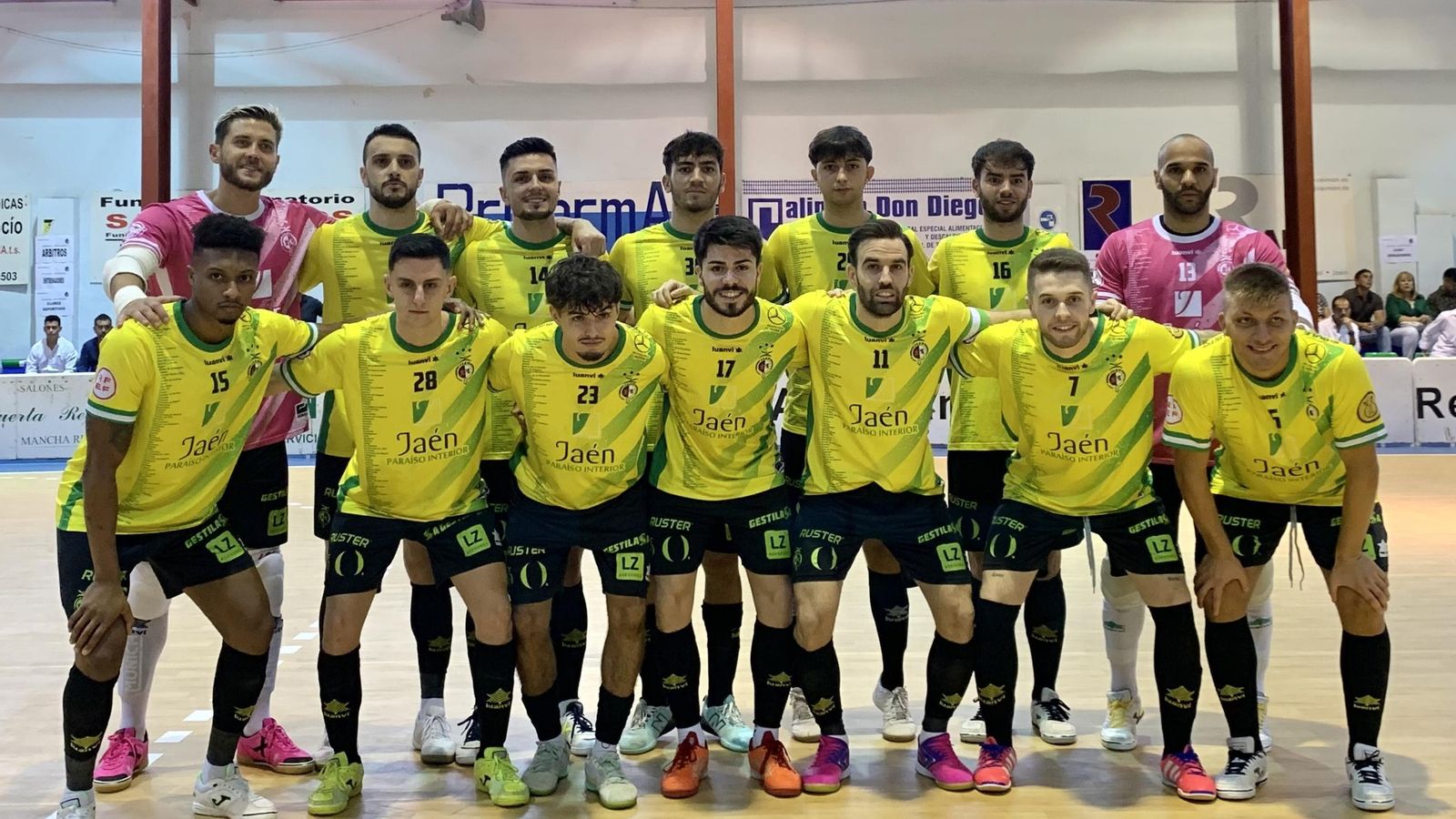 Equipo del Jaén Paraíso Interior FS en Mancha Real.