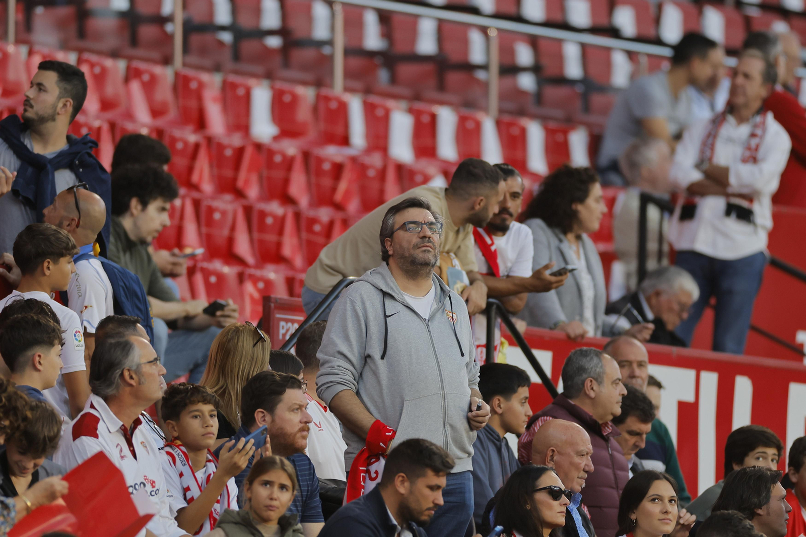 Búscate en las fotos del Sevilla-Betis