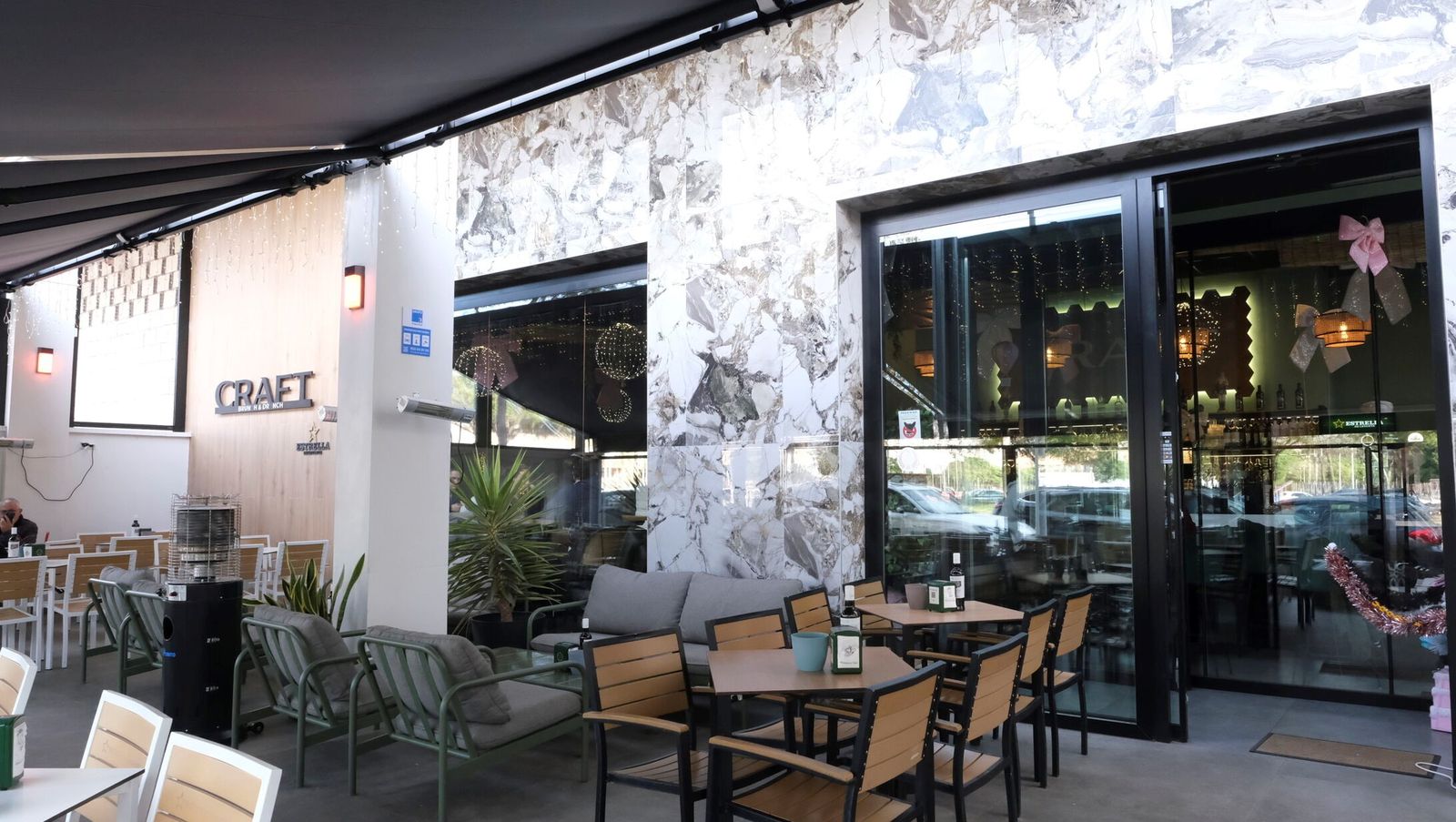 Craft Brunch & Drunch, Imperfecto Anticlub y Pícaro 213, locales de moda en la Vega y la Térmica, en imágenes