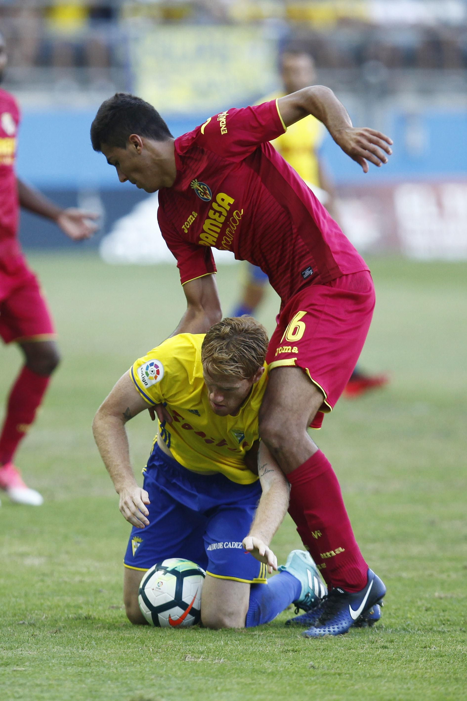 Las imágenes del Cádiz-Villarreal del Trofeo Carranza