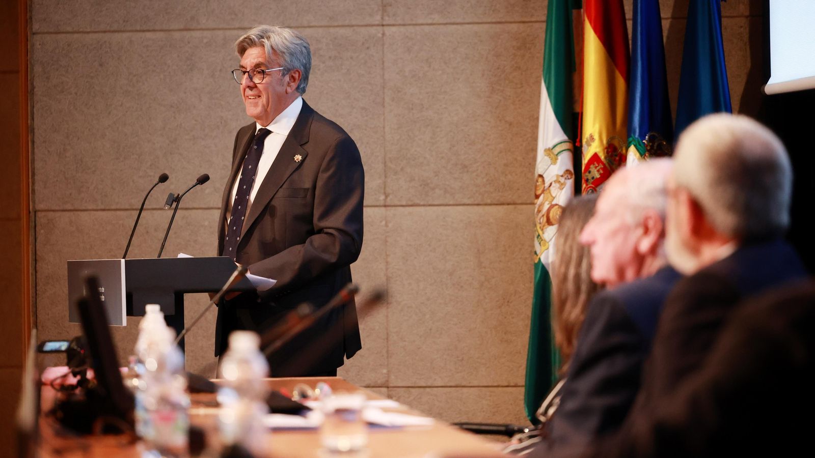 José Adolfo Baturone, decano del Colegio de Abogados de Cádiz, durante su discurso de ingreso en la Academia de San Romualdo, en San Fernando. José Adolfo Baturone, decano del Colegio de Abogados de Cádiz, durante su discurso de ingreso en la Academia de San Romualdo, en San Fernando.