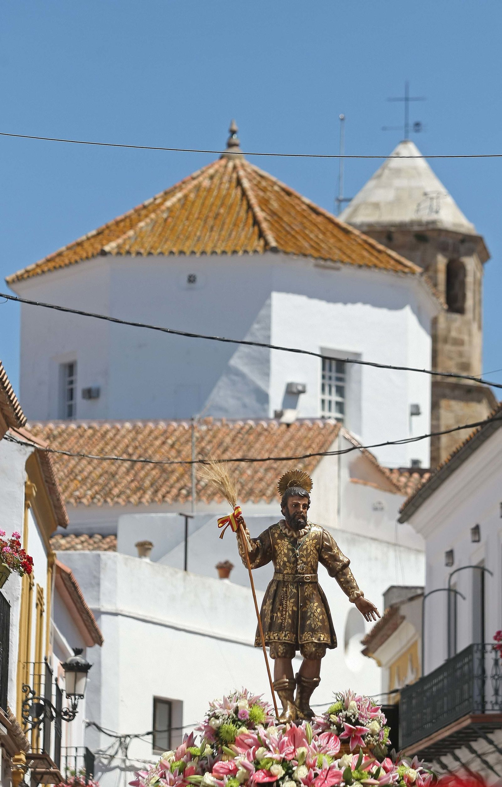 Procesión de San Isidro Labrador y la Virgen del Rosario en Los Barrios