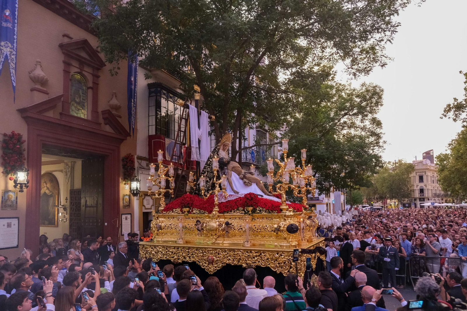 Traslado de la Virgen de la Piedad del Baratillo a la Catedral para su coronación