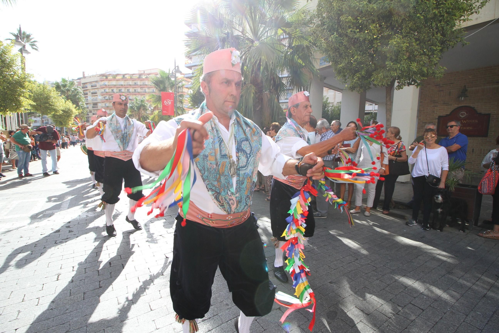 Imágenes del desfile Iberoamericano de bailes.