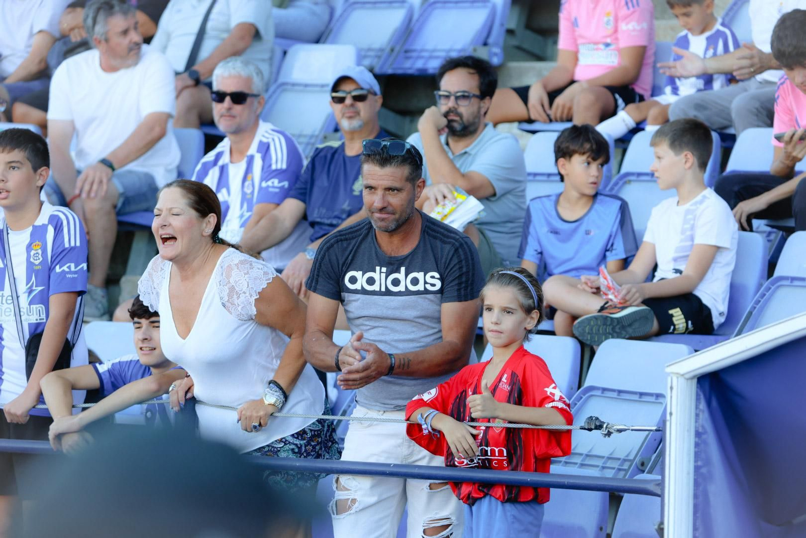 Búscate en las gradas del Nuevo Colombino durante el Recre-Puente Genil