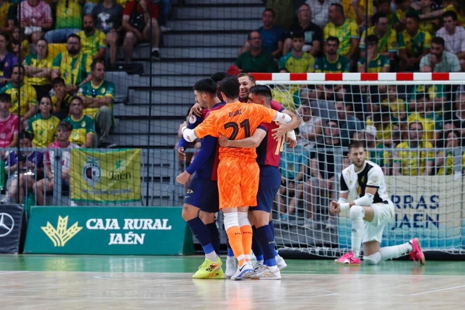 El conjunto culé celebra uno de sus goles en el feudo jiennense.