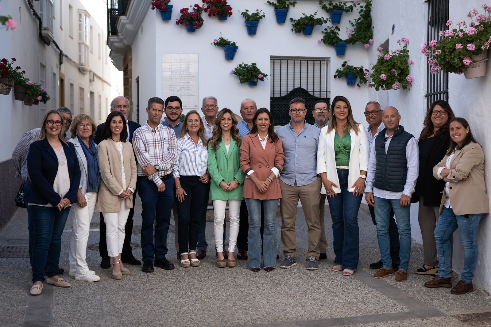Los integrantes de la lista electoral del PP de Rota para los comicios locales de mayo.