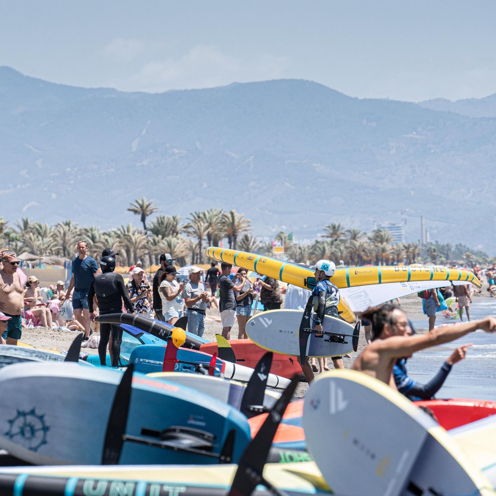 El Wingfoil deja imágenes espectaculares en Torremolinos