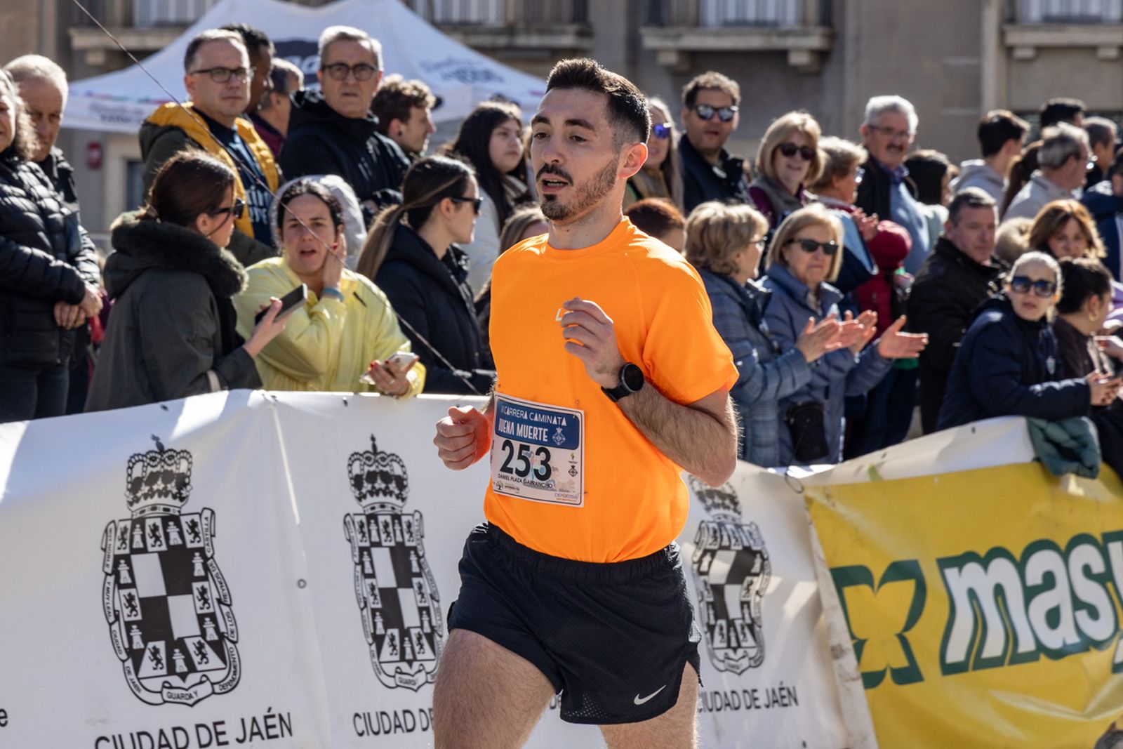 En imágenes: deporte y solidaridad se dan la mano en la VI Carrera-Caminata de la Hermandad de la Buena Muerte (1)