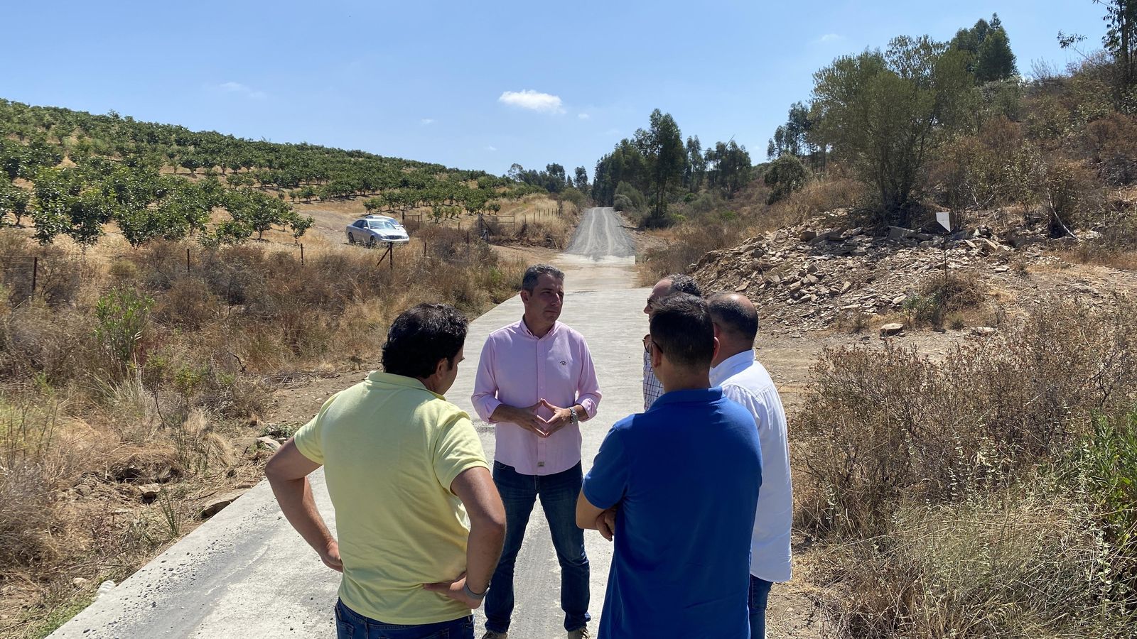 Camino rural en San Silvestre de Guzmán.