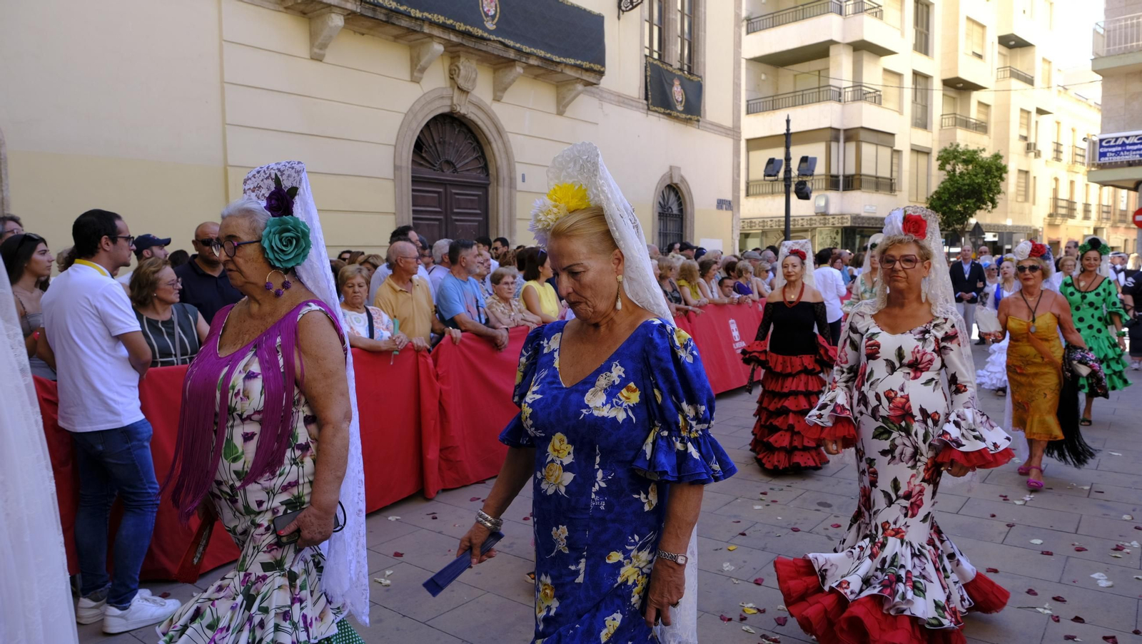 La ofrenda floral a la Virgen del Mar en la Feria de Almería 2025, en imágenes