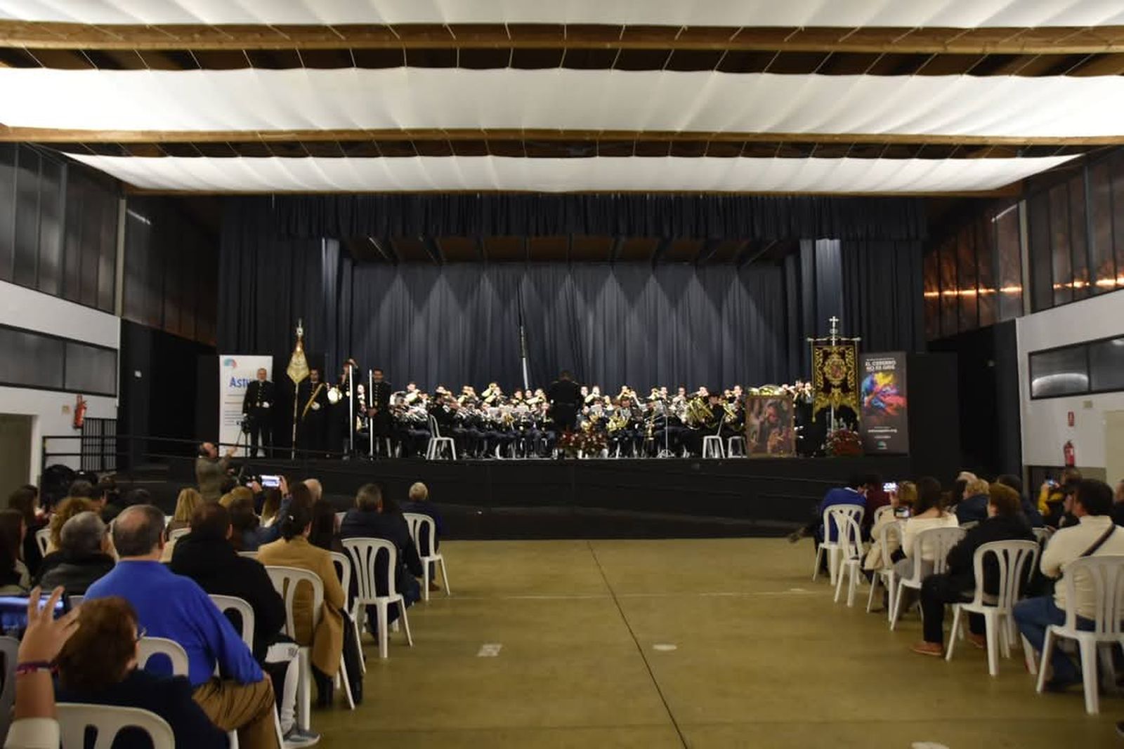 Las imágenes del concierto solidario de bandas a beneficio de Astuce Spain de Villa del Río