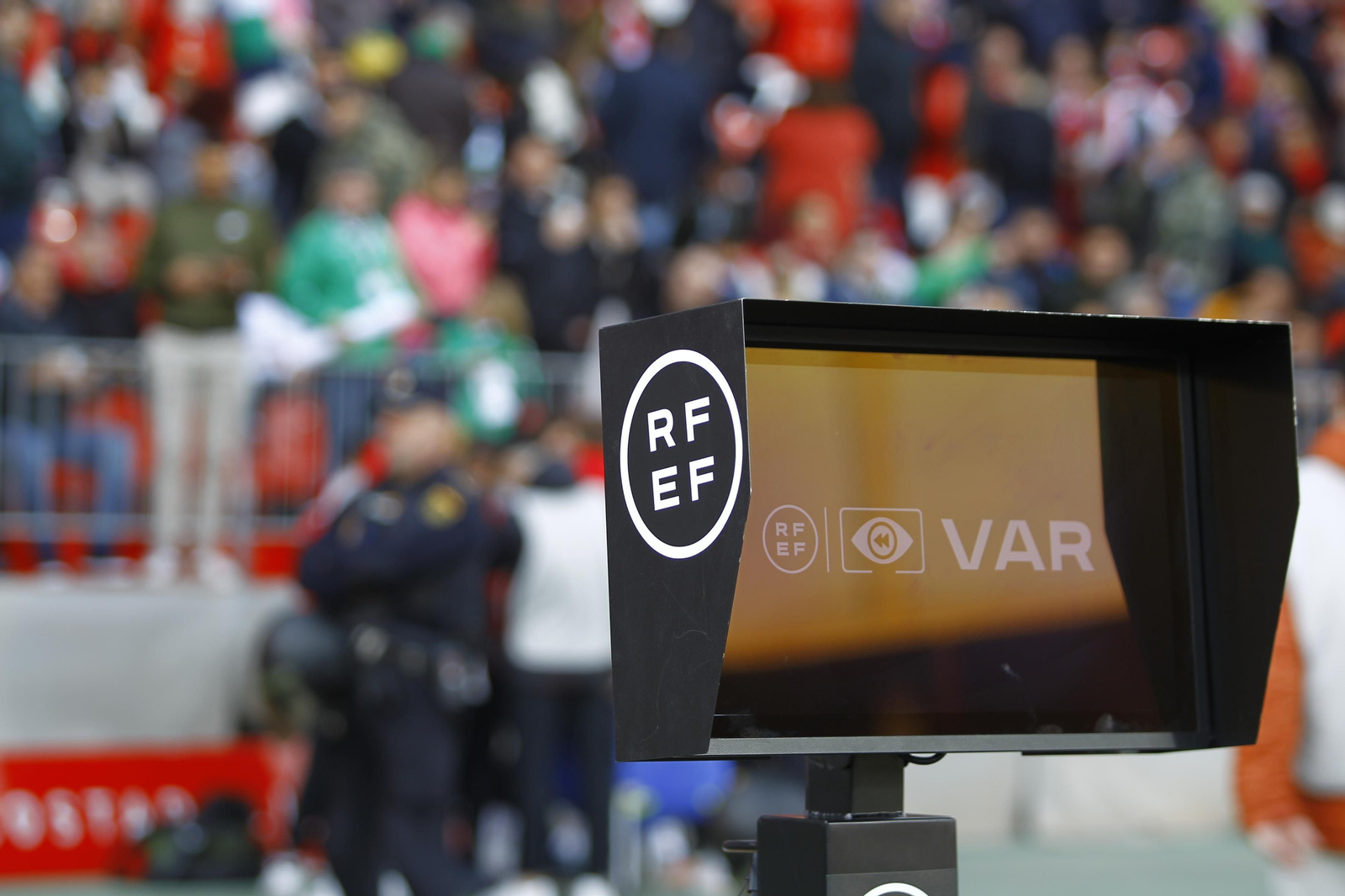 Imágenes del partido de fútbol U.D. Almería-Real Betis Balompié