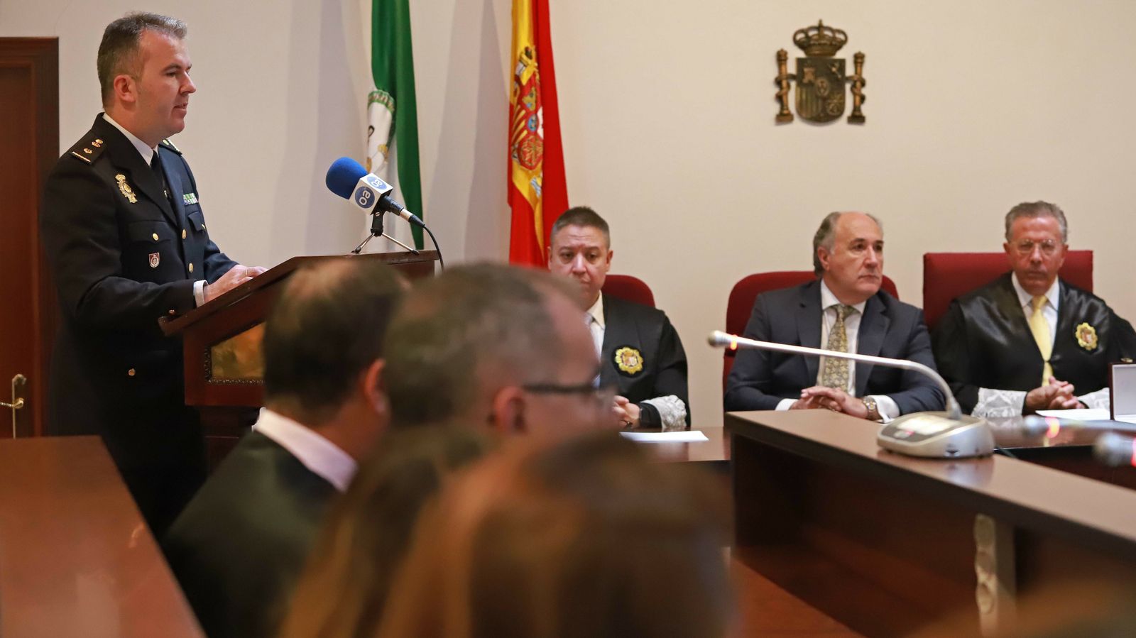 Imposición de la Cruz Distinguida de Primera Clase de la Orden de San Raimundo de Peñafort a Fernando Calleja