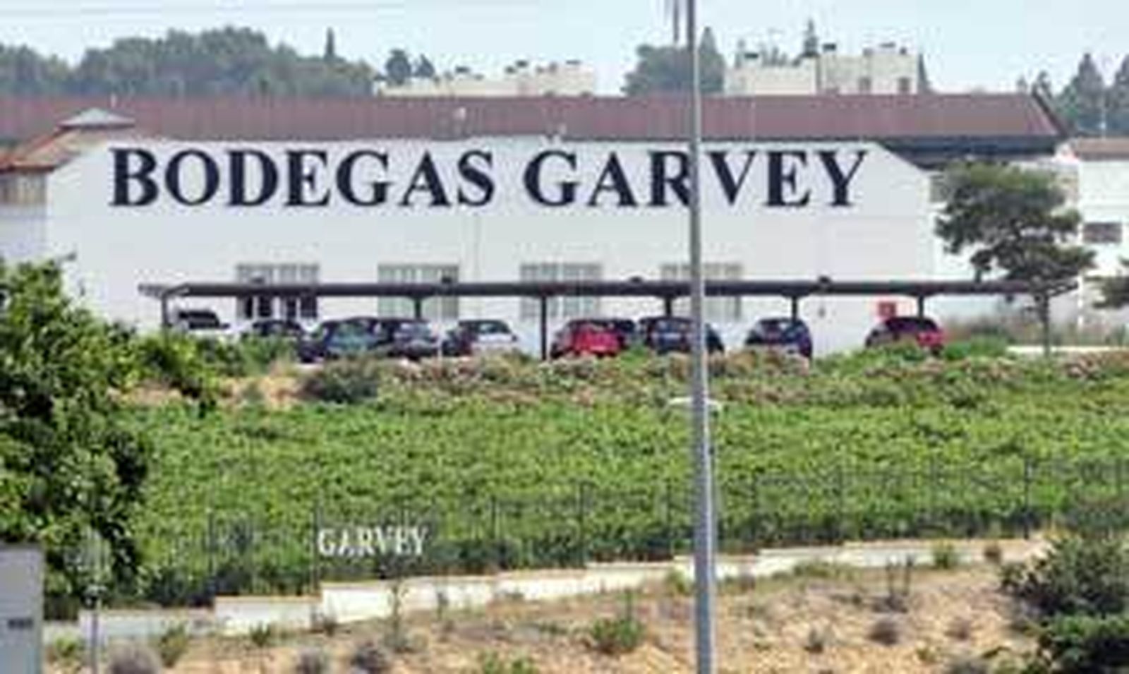 Uno de los inmuebles que conforman el Complejo Bodeguero Bellavista, más conocido como bodegas Garvey. /Manuel Aranda