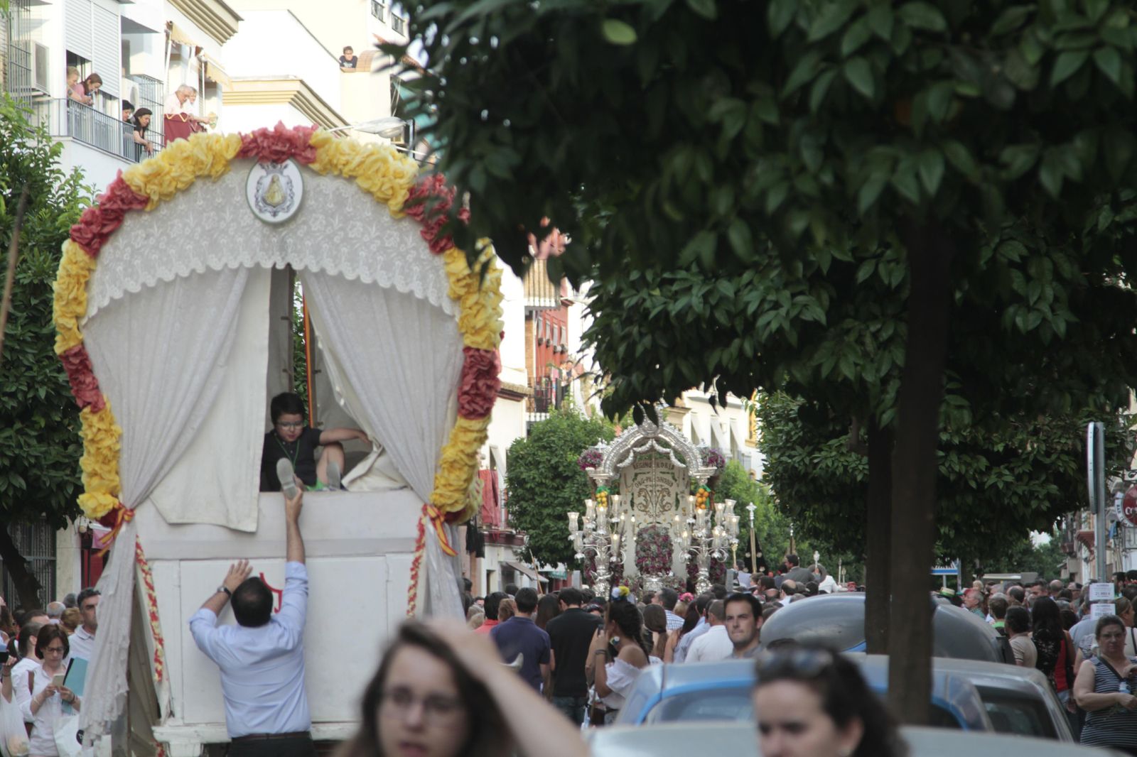 Las imágenes de la vuelta de Triana a Sevilla